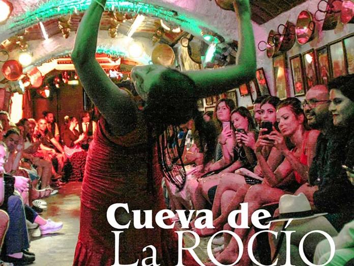 Artistes de flamenco dans une grotte du Sacromonte