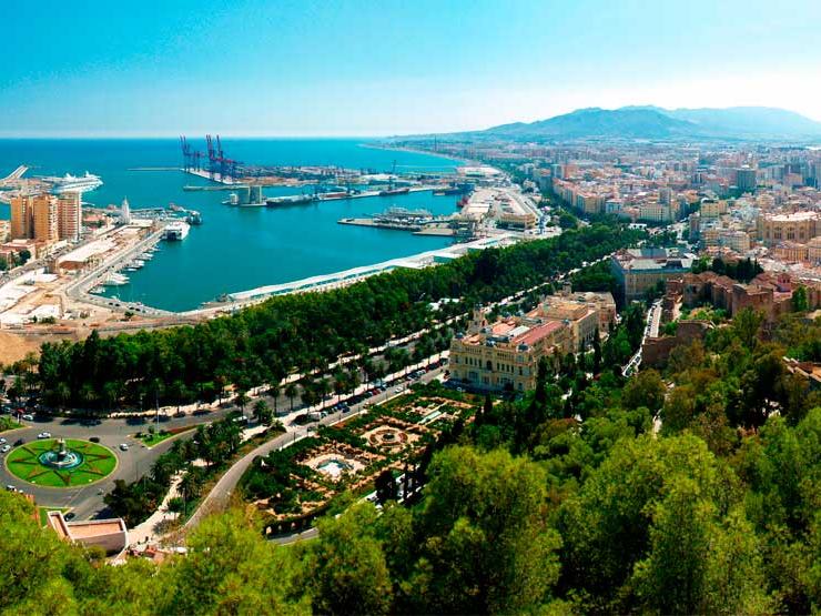 La ville et le port de Malaga vus d'en haut